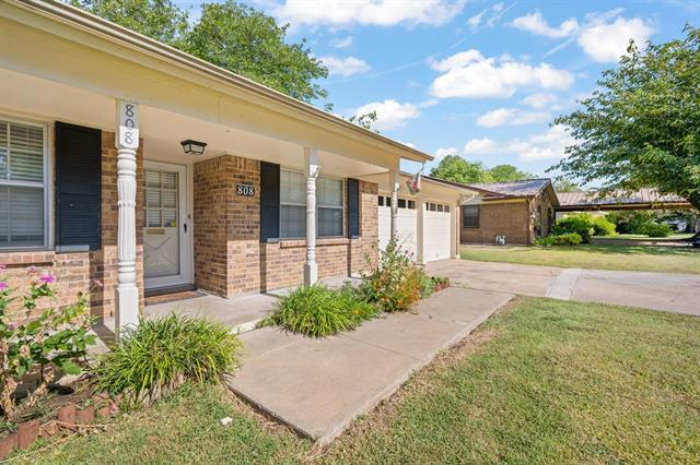 Building Photo - 808 Thompson Dr