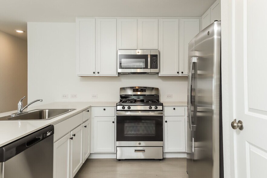 Building Photo - 11710 California Rose