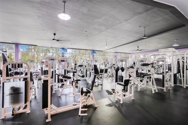 Building Photo - 1000 West Ave