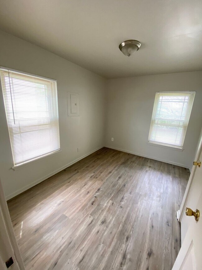 Building Photo - 6149-6151 Garfield Ave