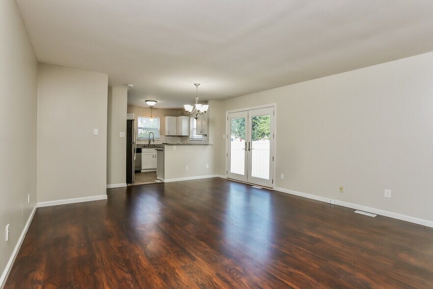 Building Photo - 1280 Garden Village Dr