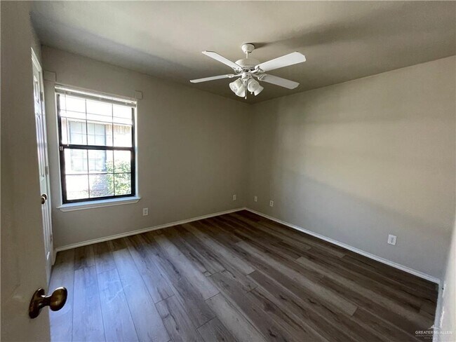 Building Photo - 13 Dora Jeanne Dr