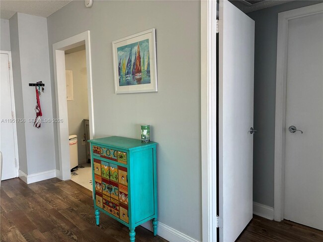 Building Photo - 1985 S Ocean Dr