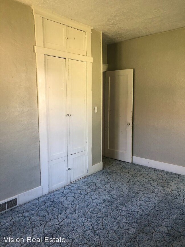 Building Photo - 2 br, 1 bath House - 144 S State