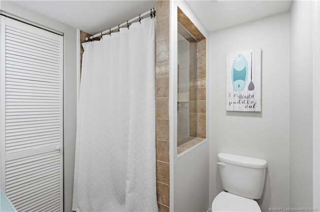 Building Photo - 5982 SE Riverboat Dr