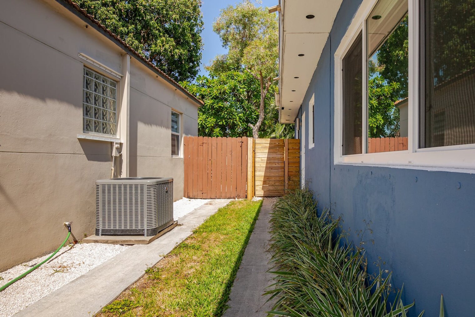 Building Photo - 927 N 17th Ave