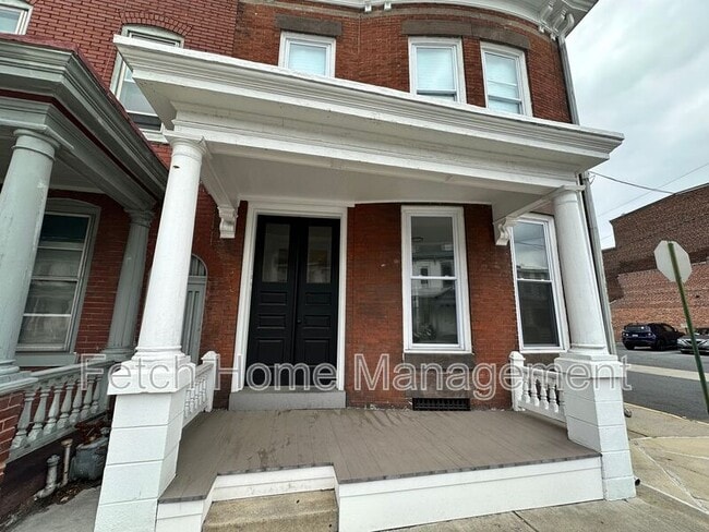 Building Photo - 701 Walnut St