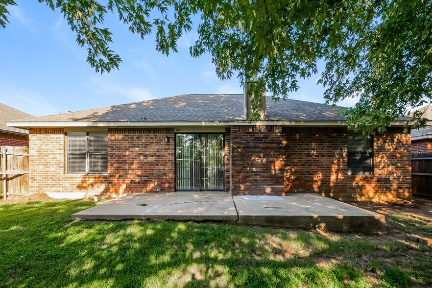 Building Photo - 324 Marrgate Dr