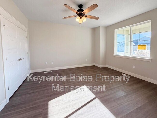 Building Photo - 4400 E Wedge St