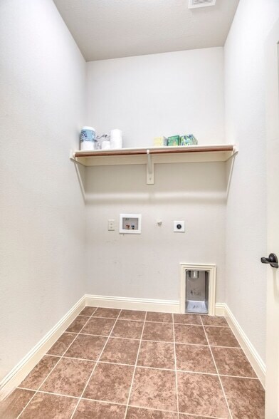 Building Photo - 8801 Cassidy Ln