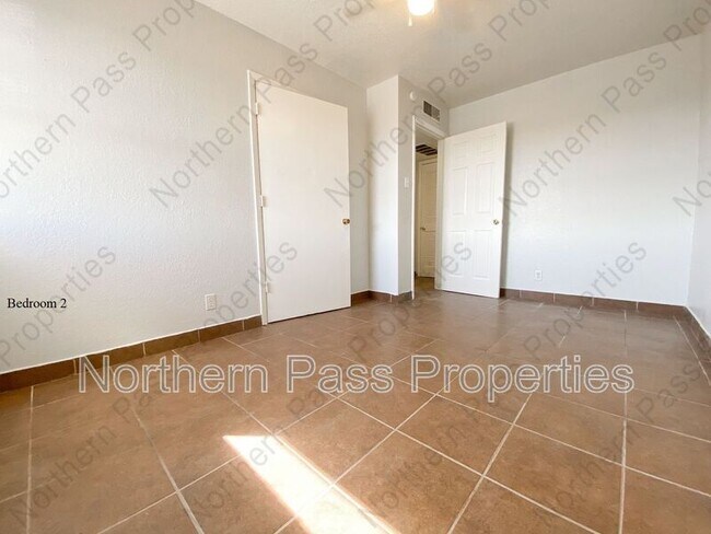 Building Photo - 4700 Maxwell Ave