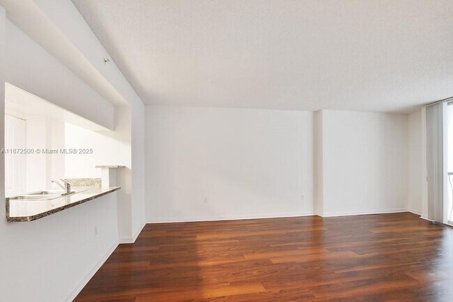 Building Photo - 1756 N Bayshore Dr