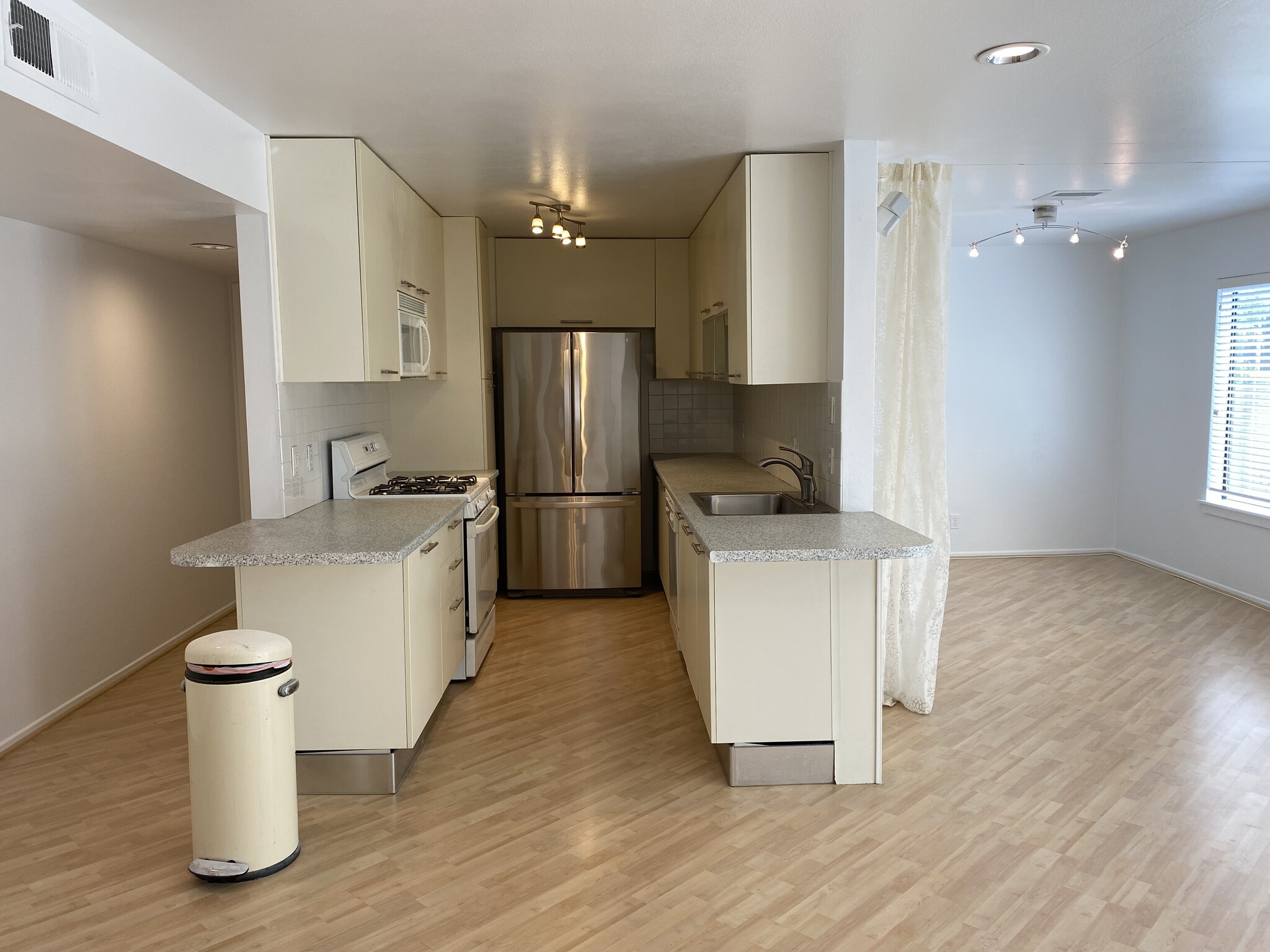 Kitchen, bonus room - 2121 Beloit Ave