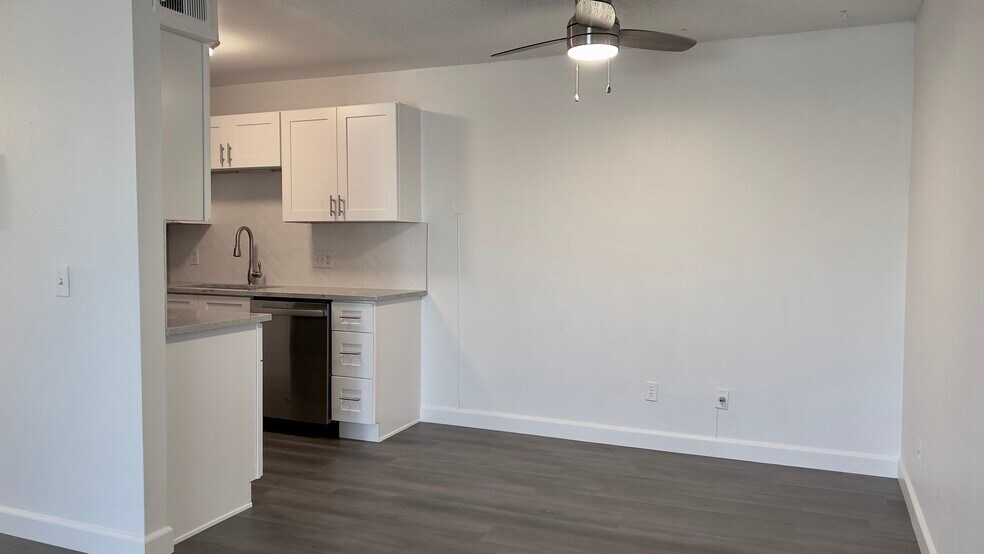 Building Photo - 16259 W 10th Ave