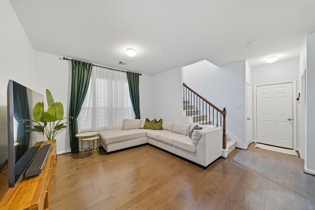 Building Photo - 8624 Cedar Plains Ln