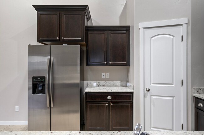 Building Photo - 127 Jordan Ridge Boulevard