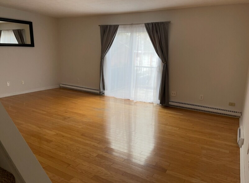 Living Room - 120 Wooster St