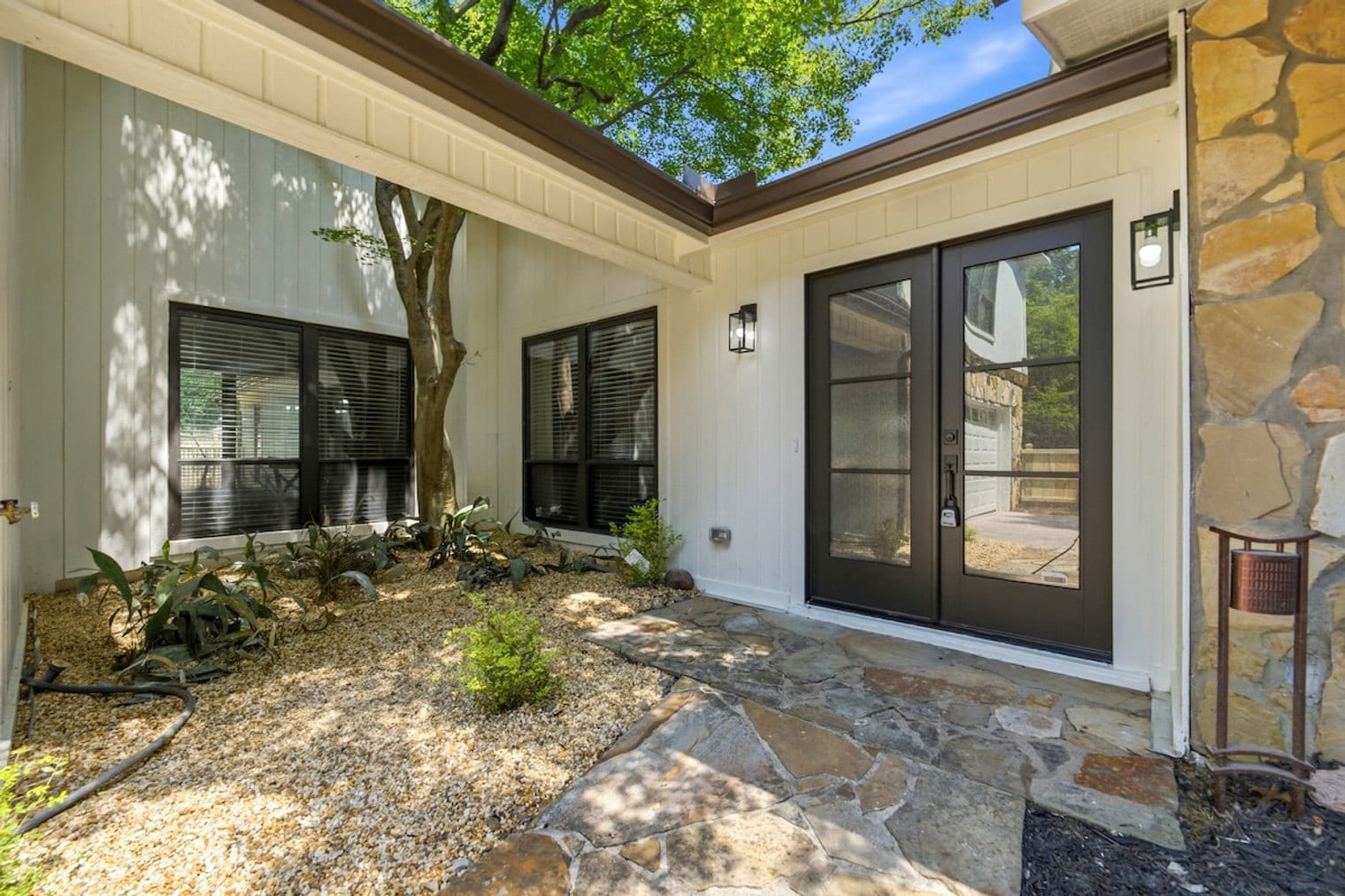 Building Photo - 1845 Branch Valley Dr