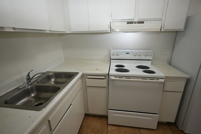 Building Photo - 6428 Casada Way