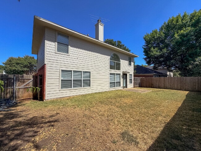 Building Photo - 4-Bedroom, 2.5-Bath, 2 Story Home in Fort Worth!