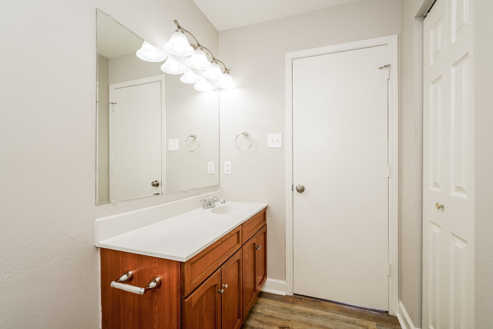 Building Photo - 7905 States Bend Dr