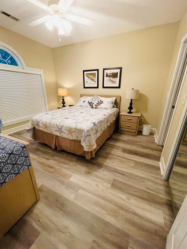 Building Photo - 702 Riverwalk Dr