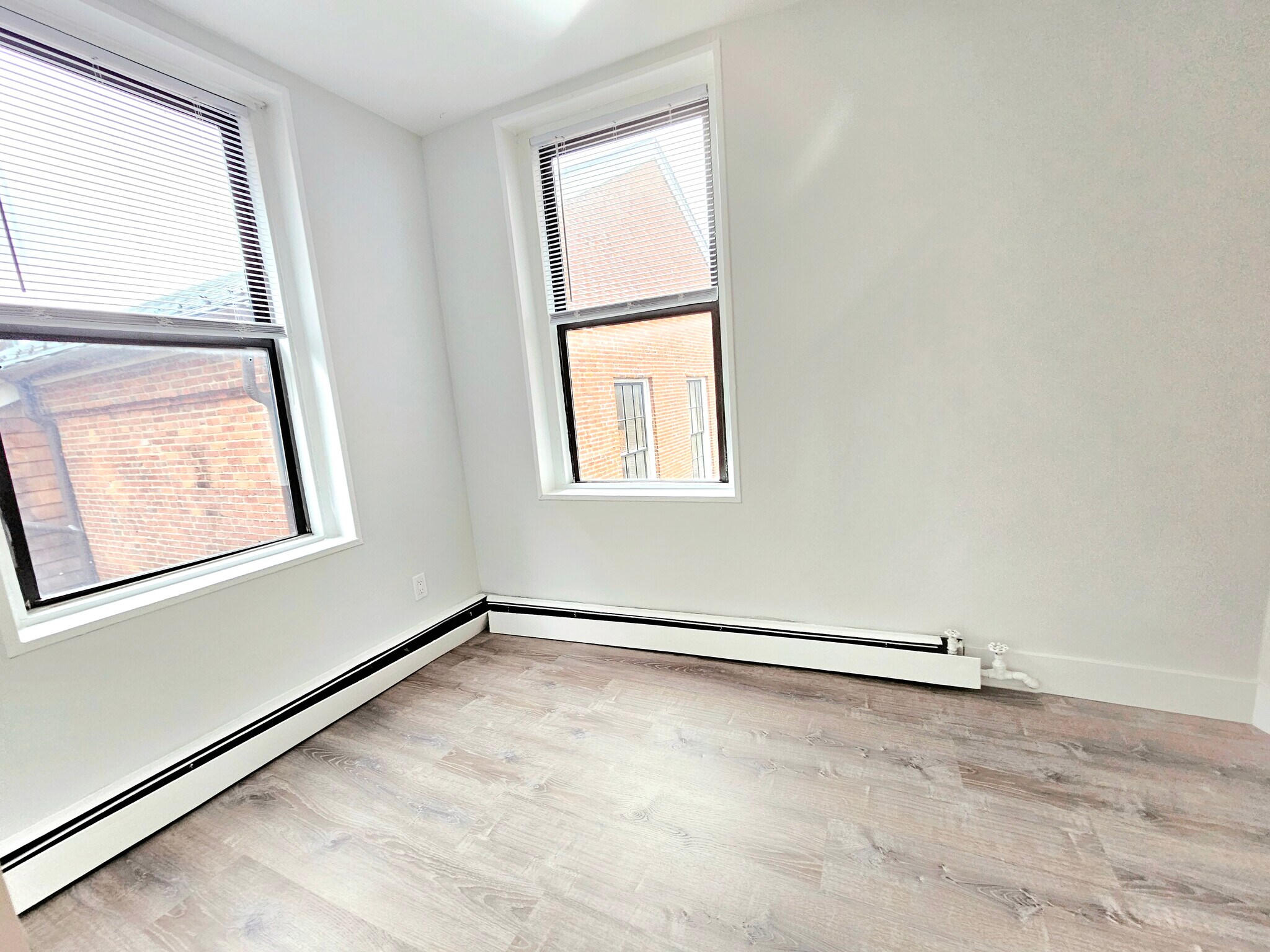 Building Photo - 40 Joy St