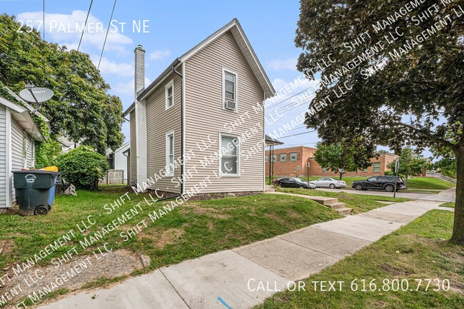 Building Photo - 257 Palmer St NE