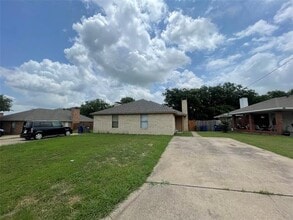Building Photo - 1738 Dynasty Dr