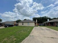 Building Photo - 1738 Dynasty Dr