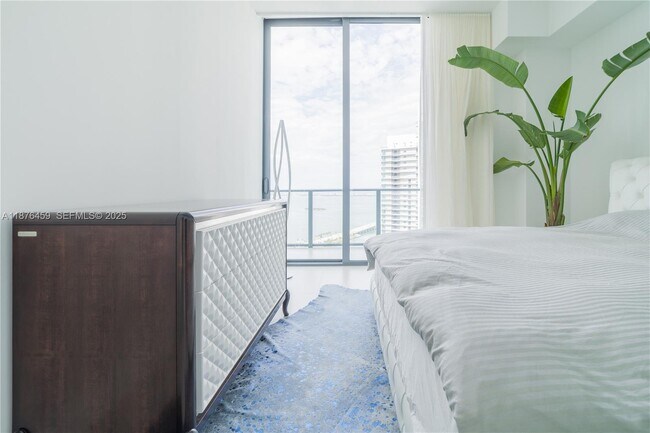 Building Photo - 501 NE 31st St