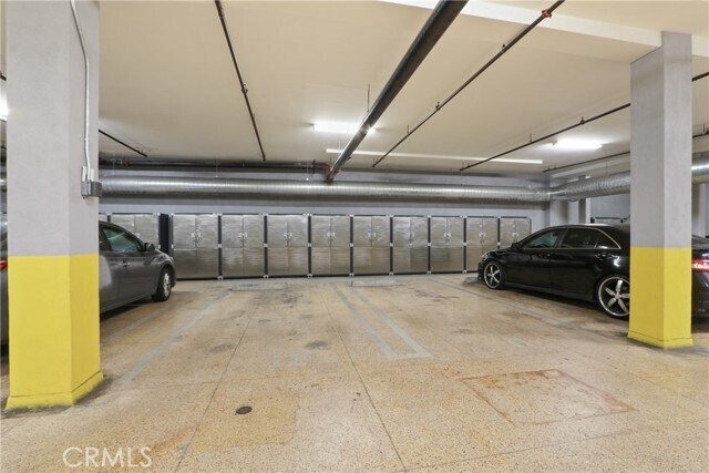 Building Photo - 433 Pine Ave