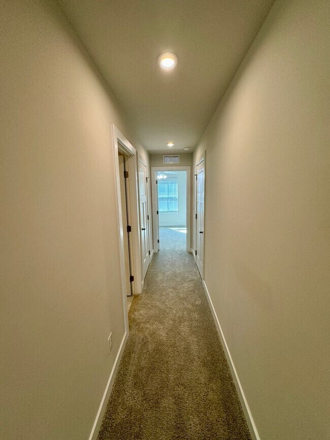 Building Photo - Beautiful, 3BR/3BA, Ranch with Bonus Room in Harrisburg