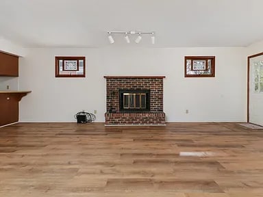 Building Photo - 913 S Linden St