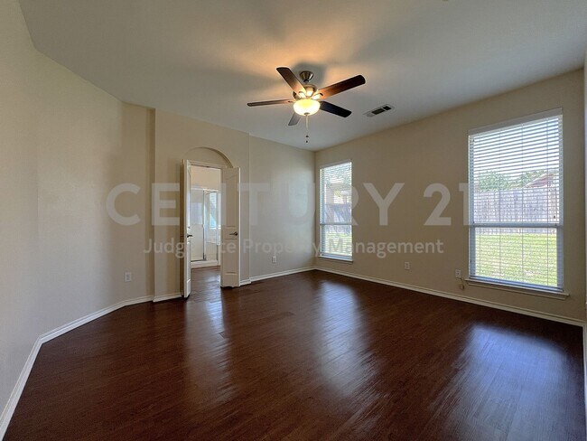 Building Photo - Updated 4/2/2 in Marine Creek Estates For Rent!