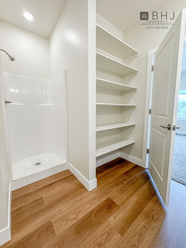 Building Photo - BRAND NEW! 2 BED/ 2BATH Dog Friendly Twin ...
