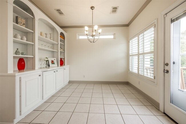 Building Photo - 2019 Morse St