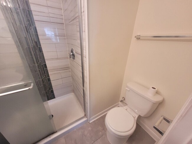 Building Photo - Gorgeous 4 Bedroom Home with Large Fenced Backyard