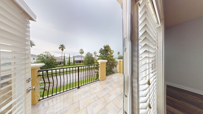 Building Photo - 4/3.5 TOWNHOME VILLA in Waterstone-Davenport