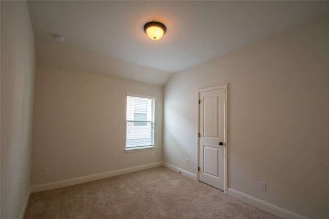 Building Photo - 733 Poncho Ln