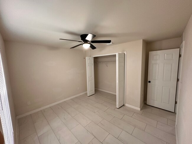 Building Photo - 2212 SW Santa Barbara Pl