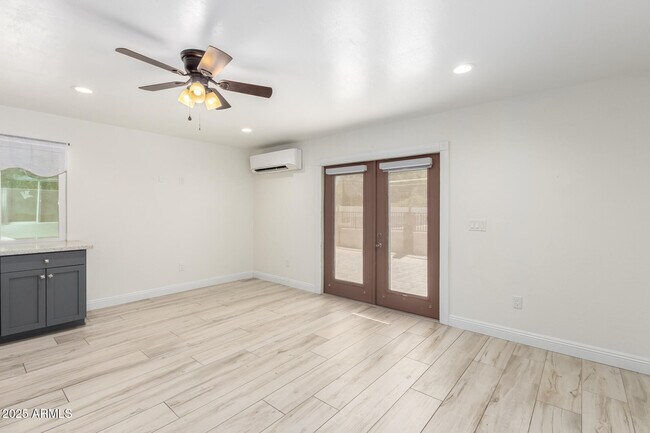 Building Photo - 2056 W Dobbins Rd