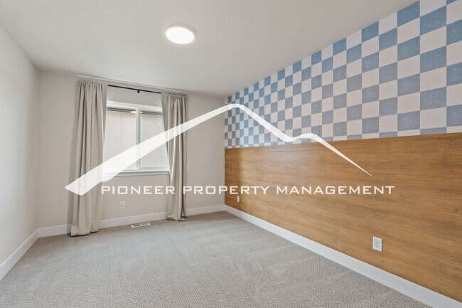 Building Photo - Breathtaking Pikes Peak Views in Desirable Wolf Ranch - 4 bedroom, 3 Full Bath, Office and Loft, ...