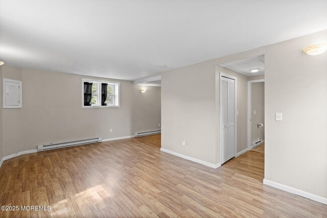 Building Photo - 425 W Park Ave