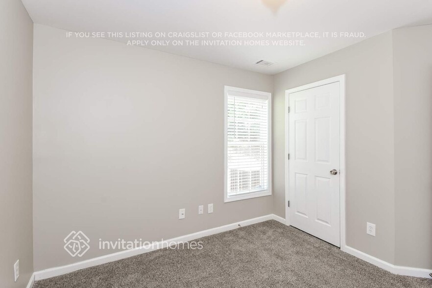Building Photo - 7555 Golden Sands Dr