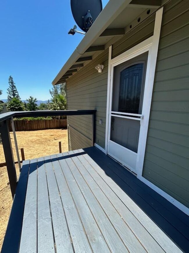 Building Photo - 19141ravenhillroad.is4lease.com