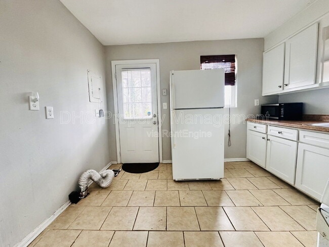 Building Photo - 1994 Don Juan Ln