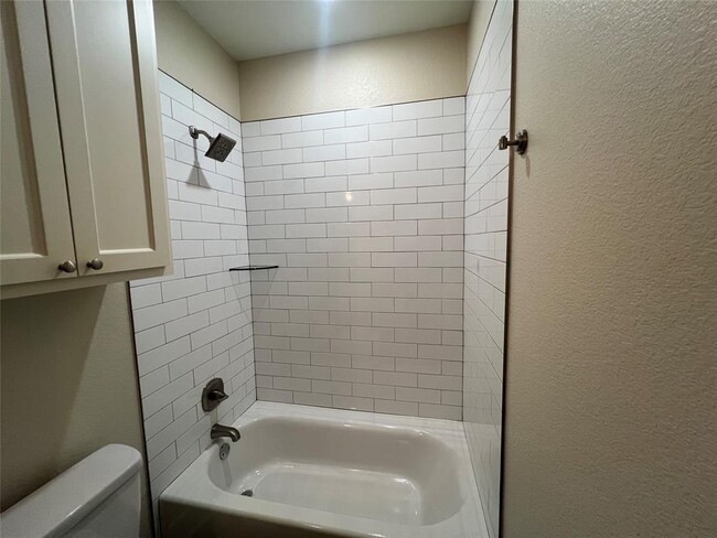 Building Photo - 412 Carneros Dr