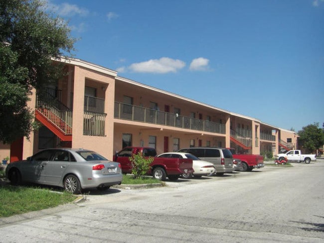 Building Photo - Sawgrass Apartments