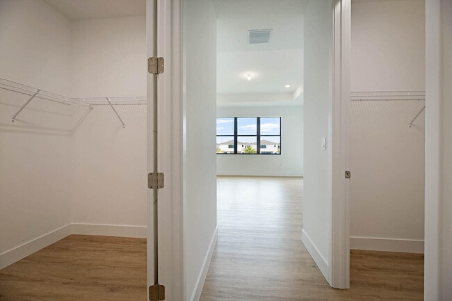 Building Photo - 17062 Watersprite Lakes Rd